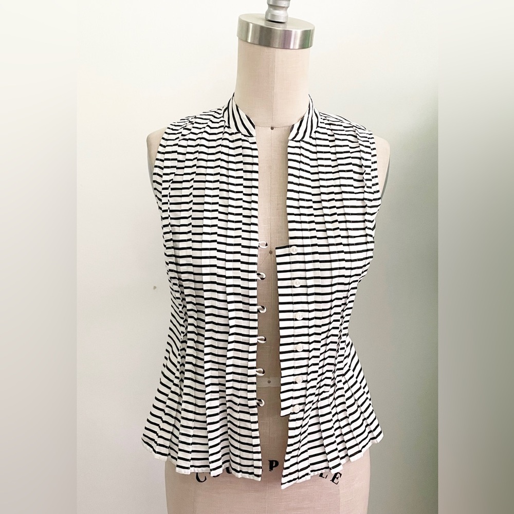 Black white striped, pleated blouse, Jones New York, cotton top, cotton blouse